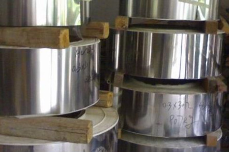 304不銹鋼帶帶磁的原因是什么？受高溫影響！