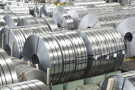 304不銹鋼帶帶磁的原因是什么？受高溫影響！