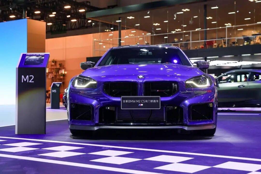 2025成都車展上,超級豪華品牌保時捷、賓利、蘭博基尼、勞斯萊斯等“集體缺席”。