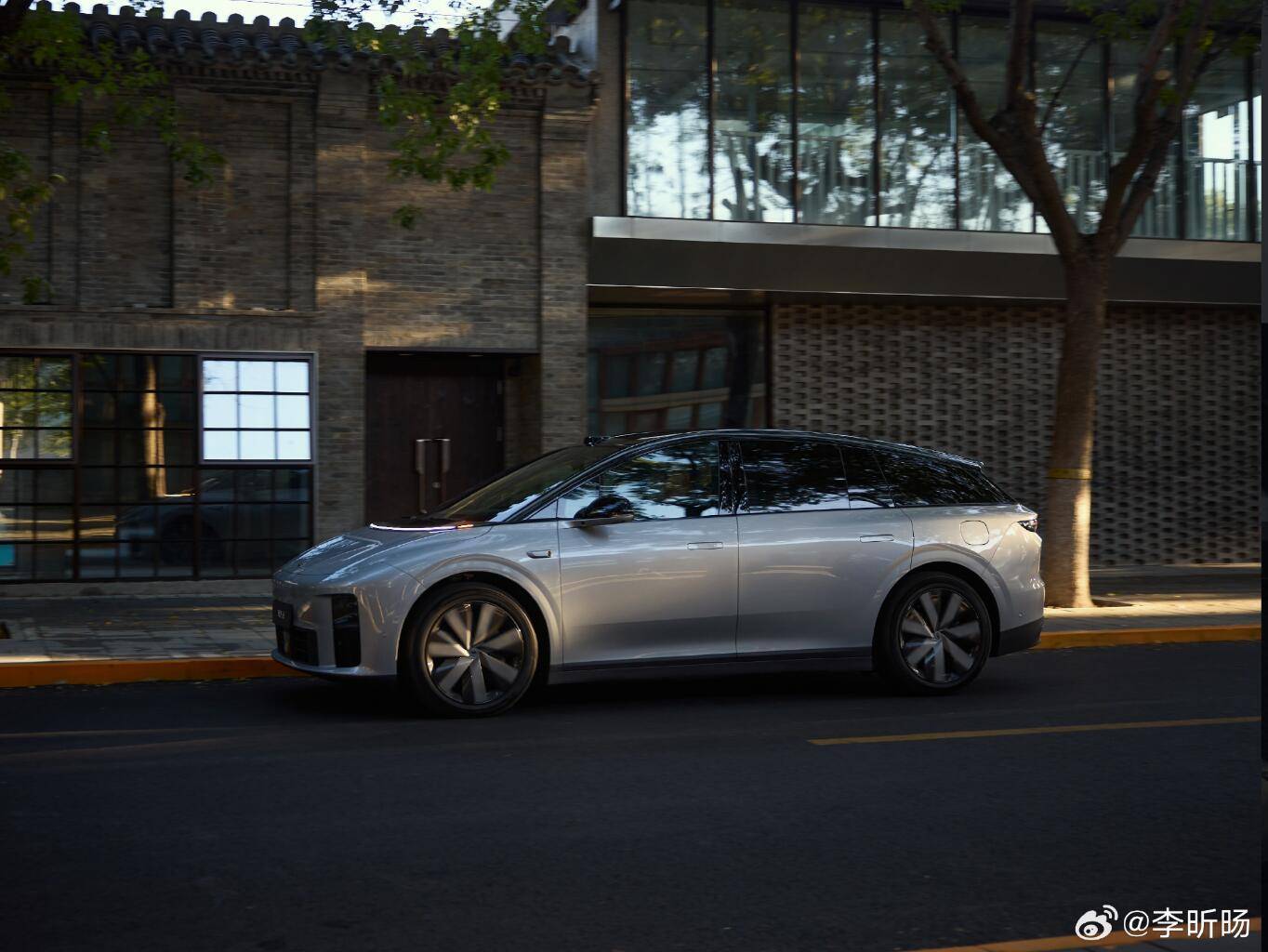 國產大廠越來越瘋狂 四款重磅SUV新車來襲 寶駿華境S領銜