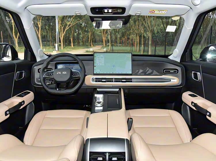 北京越野BJ30旅行家上市 新增七座車型,旅行煥新價8.39萬-11.89萬