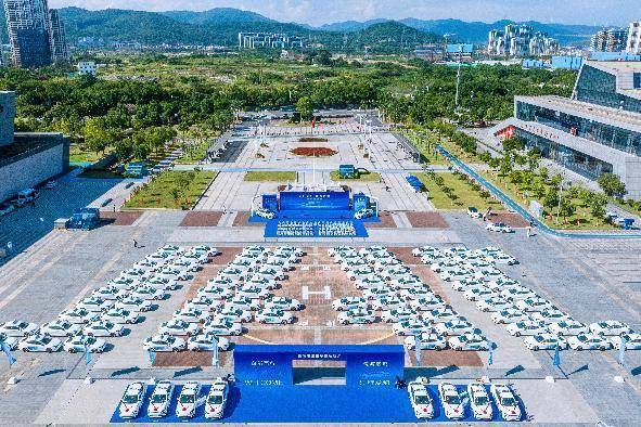 百臺江淮愛跑出租車投放福清,政企共筑綠色出行新名片
