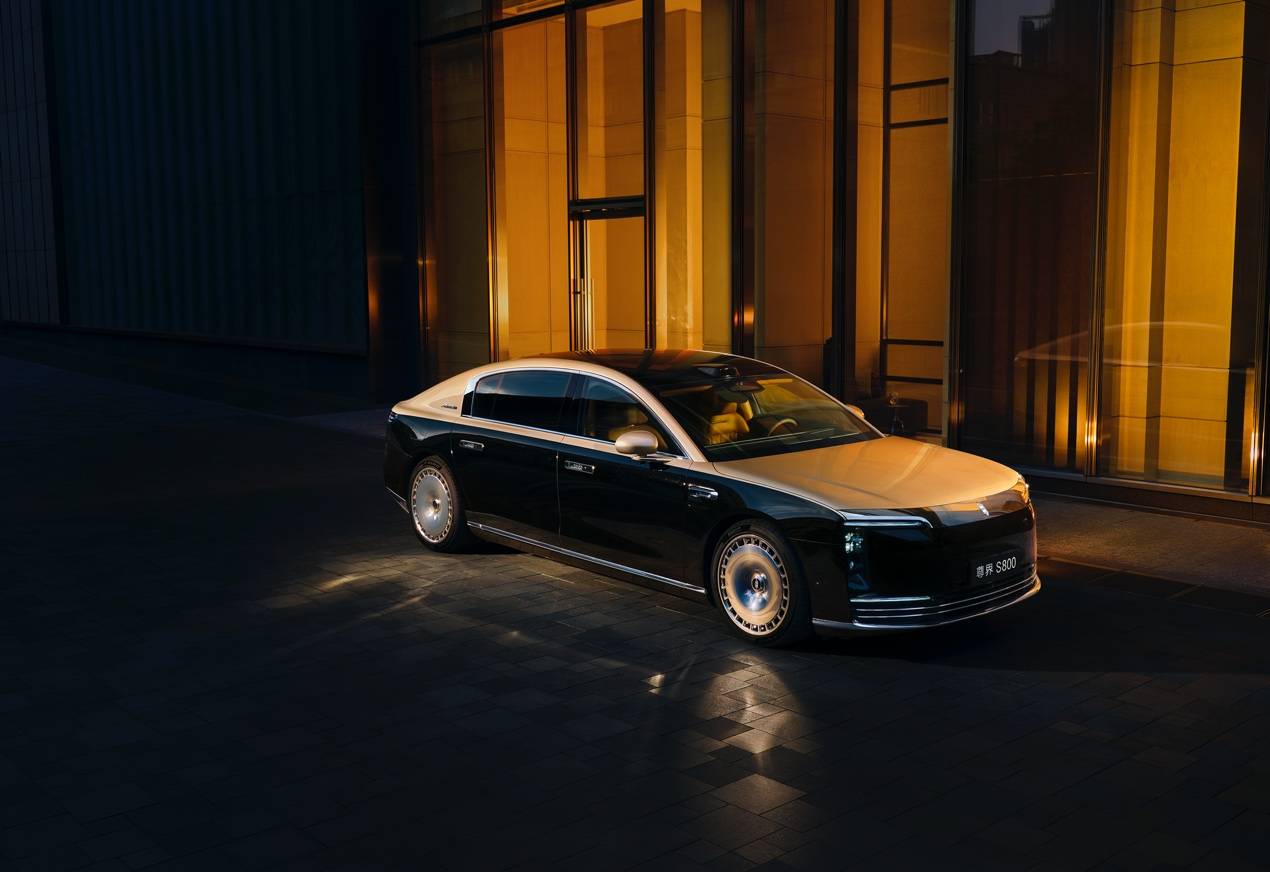 豪華車(chē)新頂流,尊界S800中秋國(guó)慶憑什么火出圈?