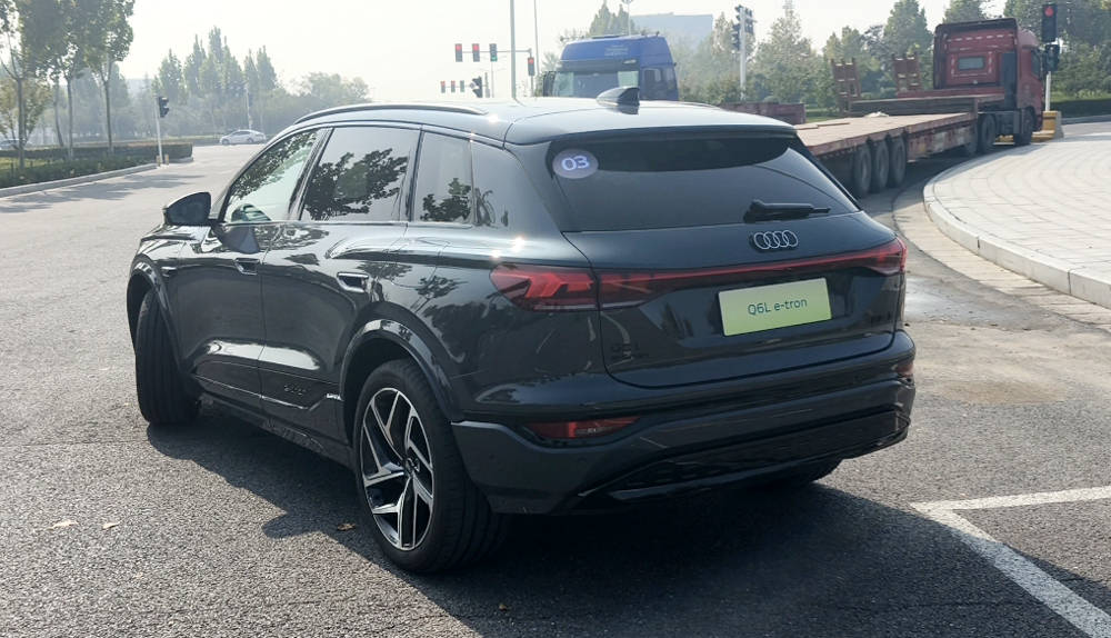 有顏有智,路感清晰,試駕一汽奧迪Q6L e-tron