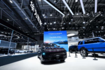 別只看理想L8了,奕派M8把華為六件套塞進25萬級SUV